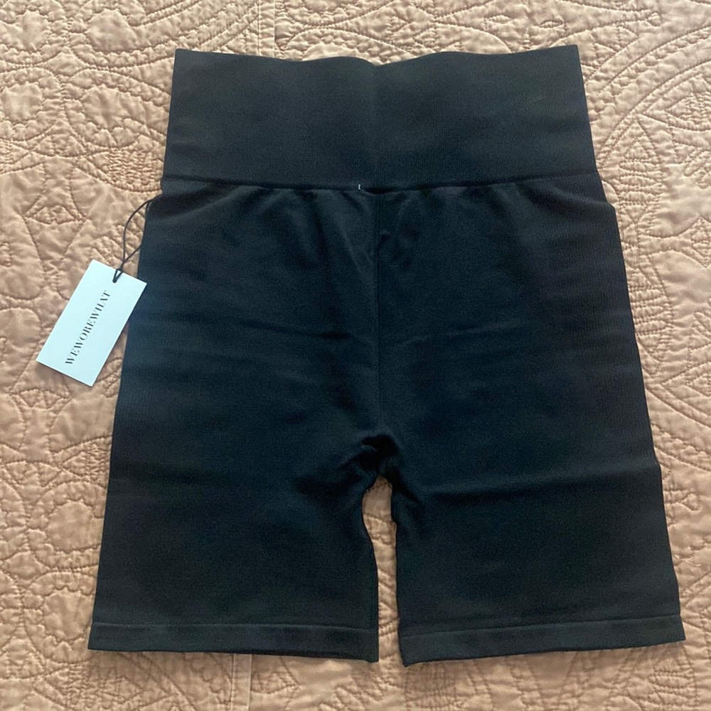 NWT WeWoreWhat seamless biker shorts